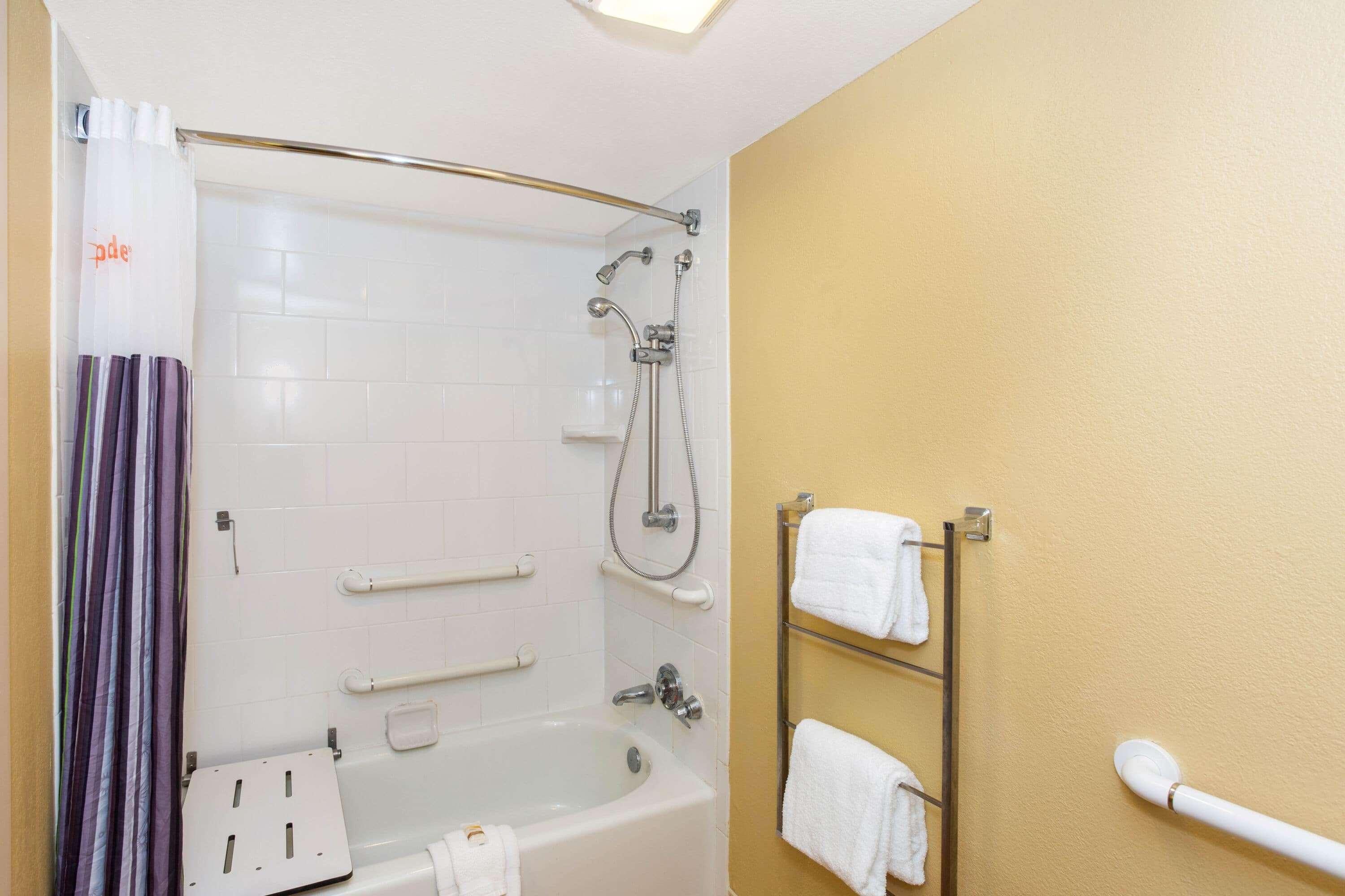 La Quinta By Wyndham Sarasota Downtown Hotel Exterior photo
