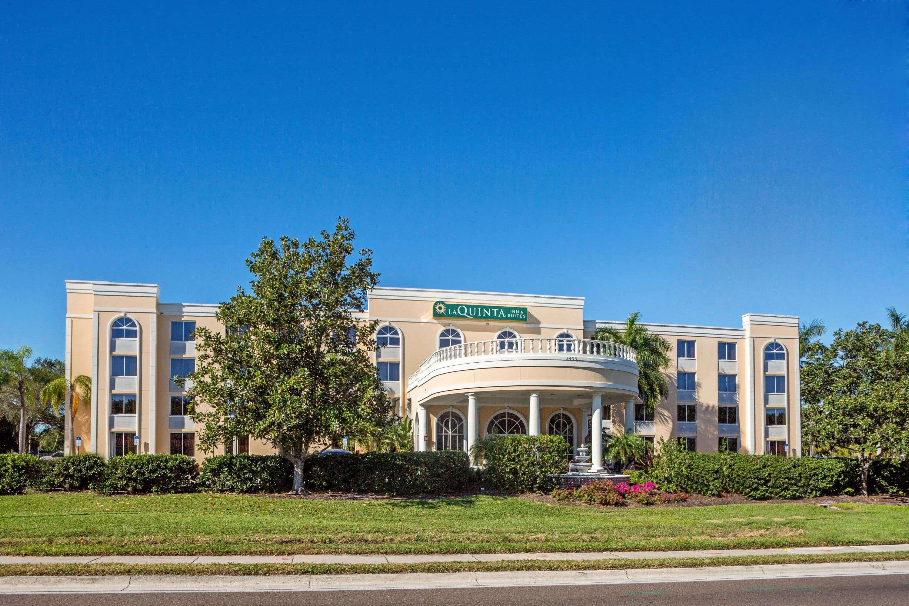 La Quinta By Wyndham Sarasota Downtown Hotel Exterior photo